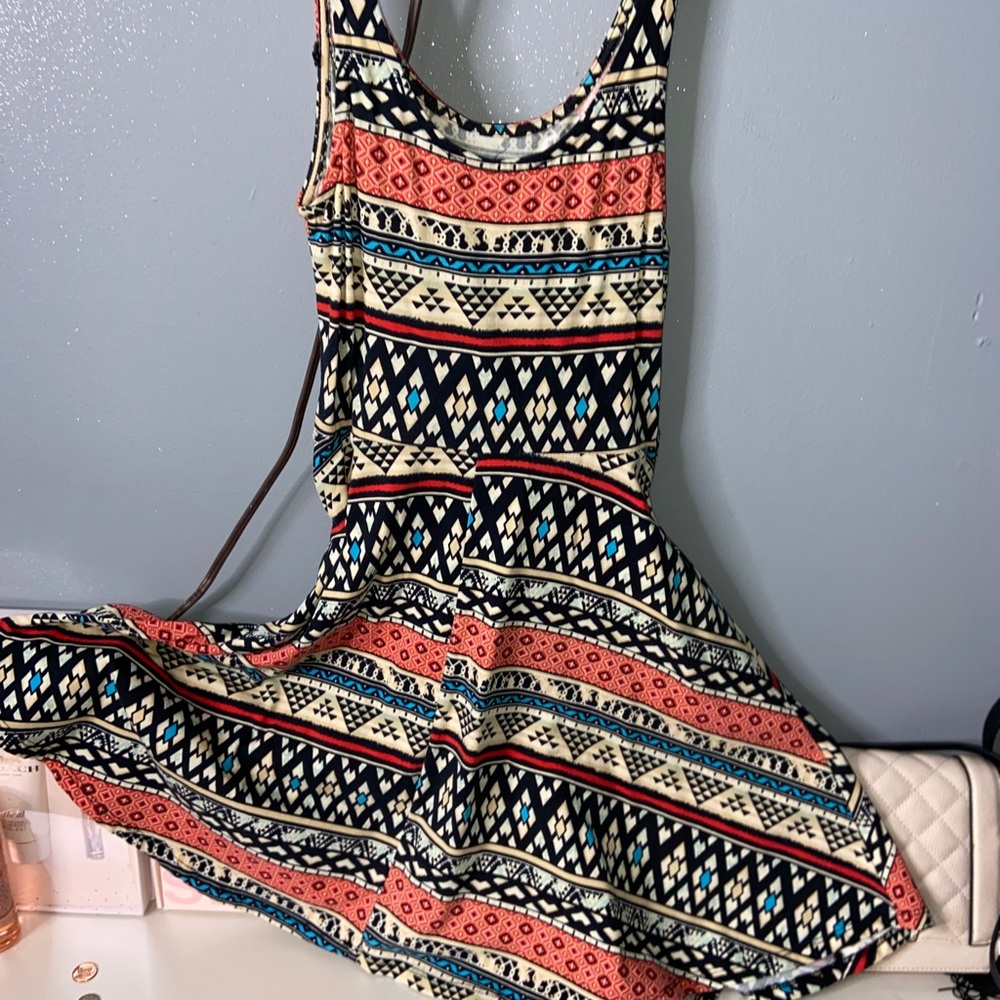 Pattern dress - Picture 2 of 3